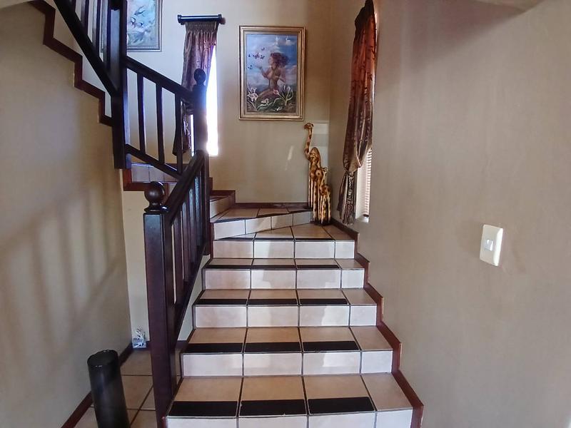 5 Bedroom Property for Sale in Stilbaai Wes Western Cape
